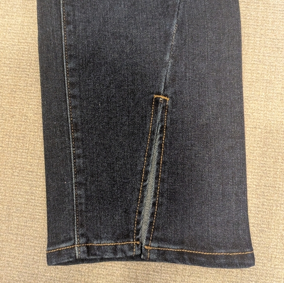 NWT Time and Tru Women's HIgh Rise Dark Wash Slit Hem Straight Leg Jeans, size 8 - Picture 7 of 7